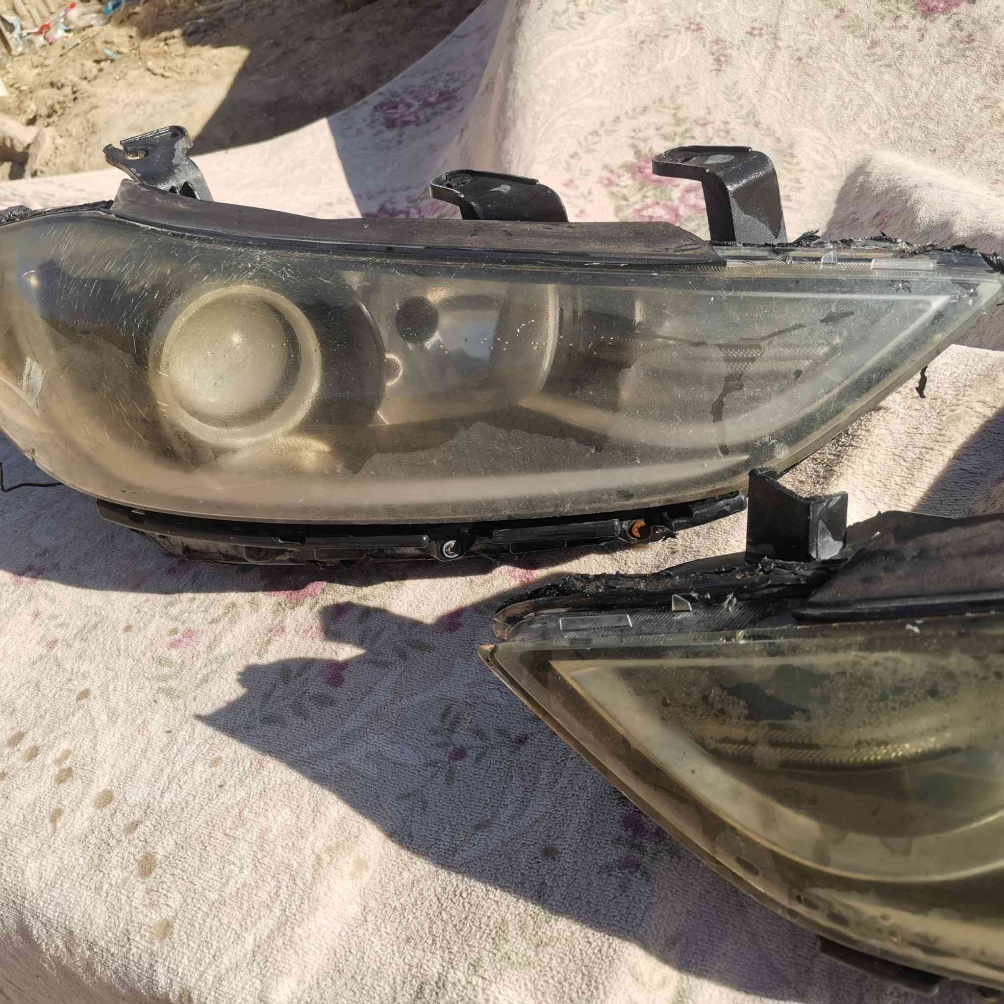 زوج لايت امامي عوزهن ترتيب +بوليش للعلم الأصليات مال السياره
١ بگ لايت واحد نظيف 
النترا ١٧ أمريكي
سعرهن كلهن ٧٥ بسعر لايت واحد


**إذا كنت صاحب هذا الإعلان وتريد حذفه لأي سبب، رجاءا أرسل رسالة إلى الدعم الفني**