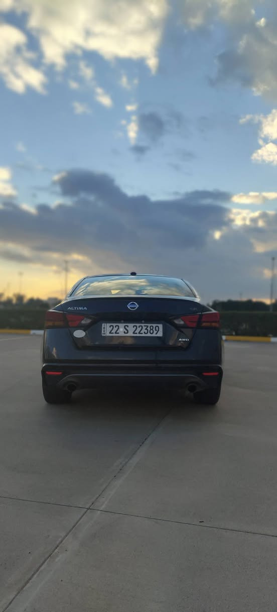 Altima SR 2021
دوو پارچەی هەیە کەمەک  تیکمەی گرتیە بێ شەنسی بێ بەدەنە پشت و پێش کەپسە سەیەرەکی خوێنە بێ مەسروفە بە شەرت کەمەک مەعمەلەی برایەنەشی تێدایە
بۆ زانیاری زیاتر پەیوەندی بکە بەم ژمارەیە
*********** أربيل, العراق
