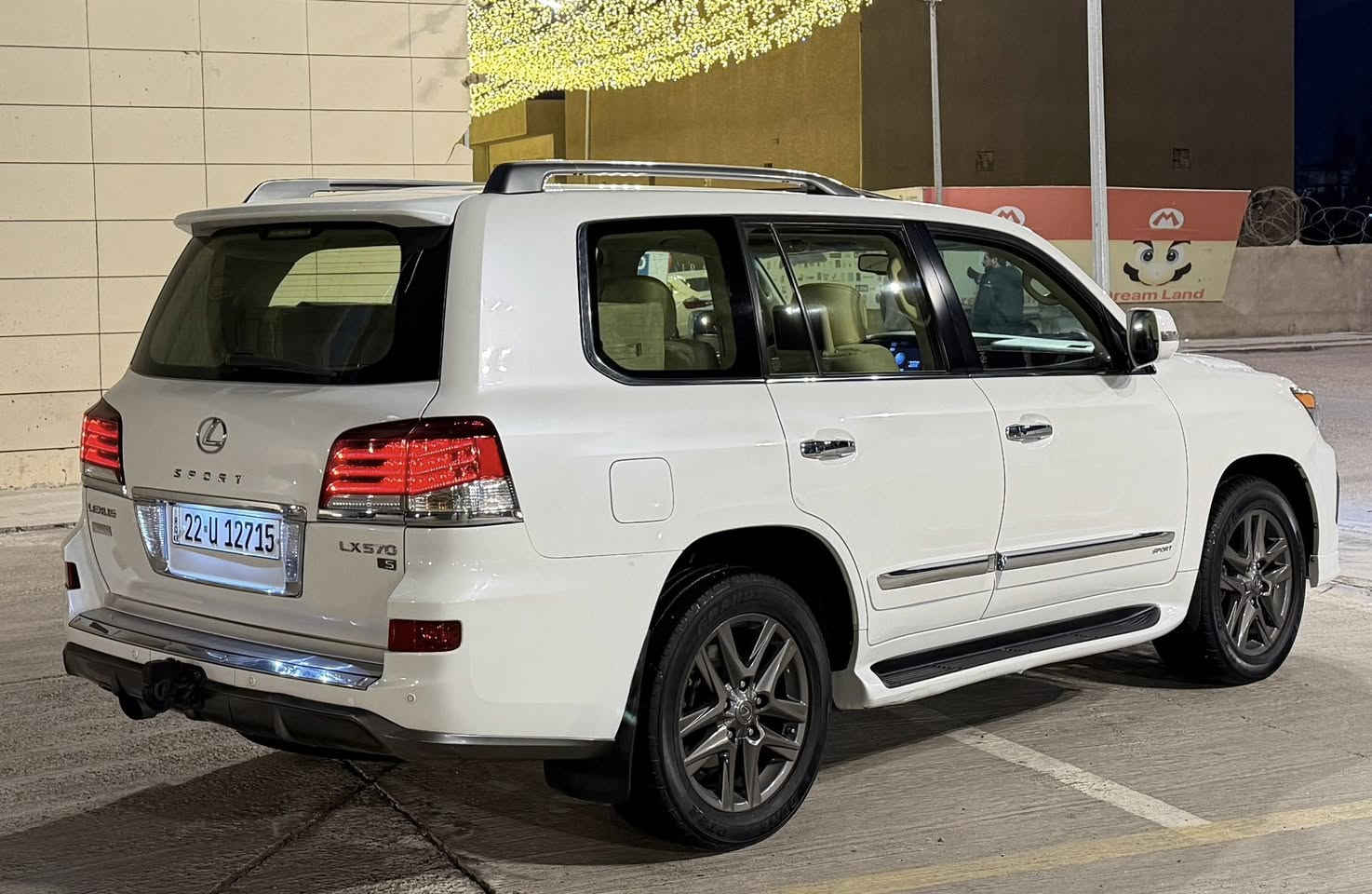 سلام عليكم
لكززLx 570🧿🎌🎌
سوبر سبورت  /2015 بريمي 
رقم اربيل تحويل مباشر رقم سنويه كله جديد
ماشيه 109 
 كل سيرفز ب شركه SAS ساز بيها ضمان  
سياره جديد  
 السياره كفاله عام عده مكان صغيره مسحوب بل جهاز 
اربع كامرات 
حساس خلفي امامي
كشن كهرباء خزن
كشن تدفأه تبريد 
محرك ٨ سلندر ٥٧٠٠ 
سلايد 
سماعات بالتكم والباب الخلفي 
شاشات خلفيه
تبريد منفصل 
ثلاجه 
جكات 
باب خلفي كهرباء 
كير محرك كهرباء كله بشرط الفحص مكفول 
السياره كلش نظيف وترايها كلش ناعم 
كفاله عام من كلشي كير محرك صدر 
مكاني بغداد قرب مطار
السعر 449$$ وبيها مجال كلش بصيط 
رقمي ***********
