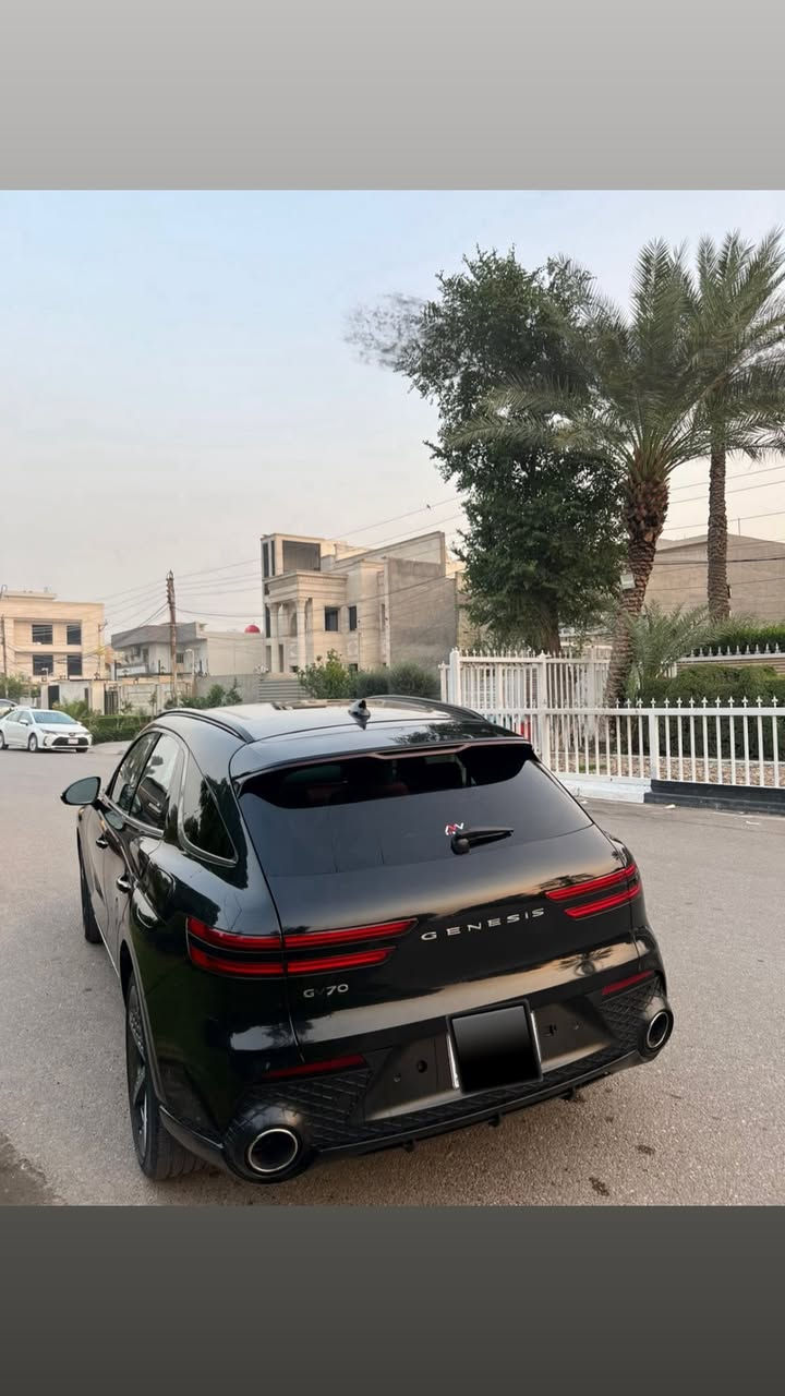 Gv70 ‏ 2023 Prestige
2023
فخامة كورية 🇰🇷 + أداء رياضي ⚡ + كل التقنيات الحديثة ✨

المواصفات الرئيسية:
✅ بانوراما + شاشة 14.5 إنش مع CarPlay & Android Auto
✅ كاميرات محيطية 360°
✅ مقاعد جلد كهربائية حمراء مع تبريد، تسخين، ومساج + وضعية الطيارة
✅ السيارة تتحرك للأمام والخلف بالريموت بالكامل
✅ شحن لاسلكي
✅ محرك3500 تون تربو  – 400hp+ دفع رباعي 4WD
✅ 5 أنظمة قيادة متعددة
✅ إنارة داخلية متغيرة الألوان + LED
✅ صندوق كهرباء + منافذ كهرباء متعددة
✅ هوك خلفي
✅ نظام ترحيب عند فتح السيارة
✅ نظام صوتي Lexicon 15 سماعة + Quantum Logic

السلامة والمساعدة:
• وسائد هوائية 
• مساعد تتبع المسار، النقطة العمياء، تفادي الاصطدام الأمامي والخلفي
• مساعد صعود التلال، تثبيت سرعة ذكي، كاميرا محيطة

📍 المكان: بغداد
📏 عداد المسافة:26
💰 السعر:30 الف دولار
📞 واتساب:*********** 
ملاحطه:حادث سياره بنيد +جاملغ مبدل نفس لون جاملغ خلفي صبغ
