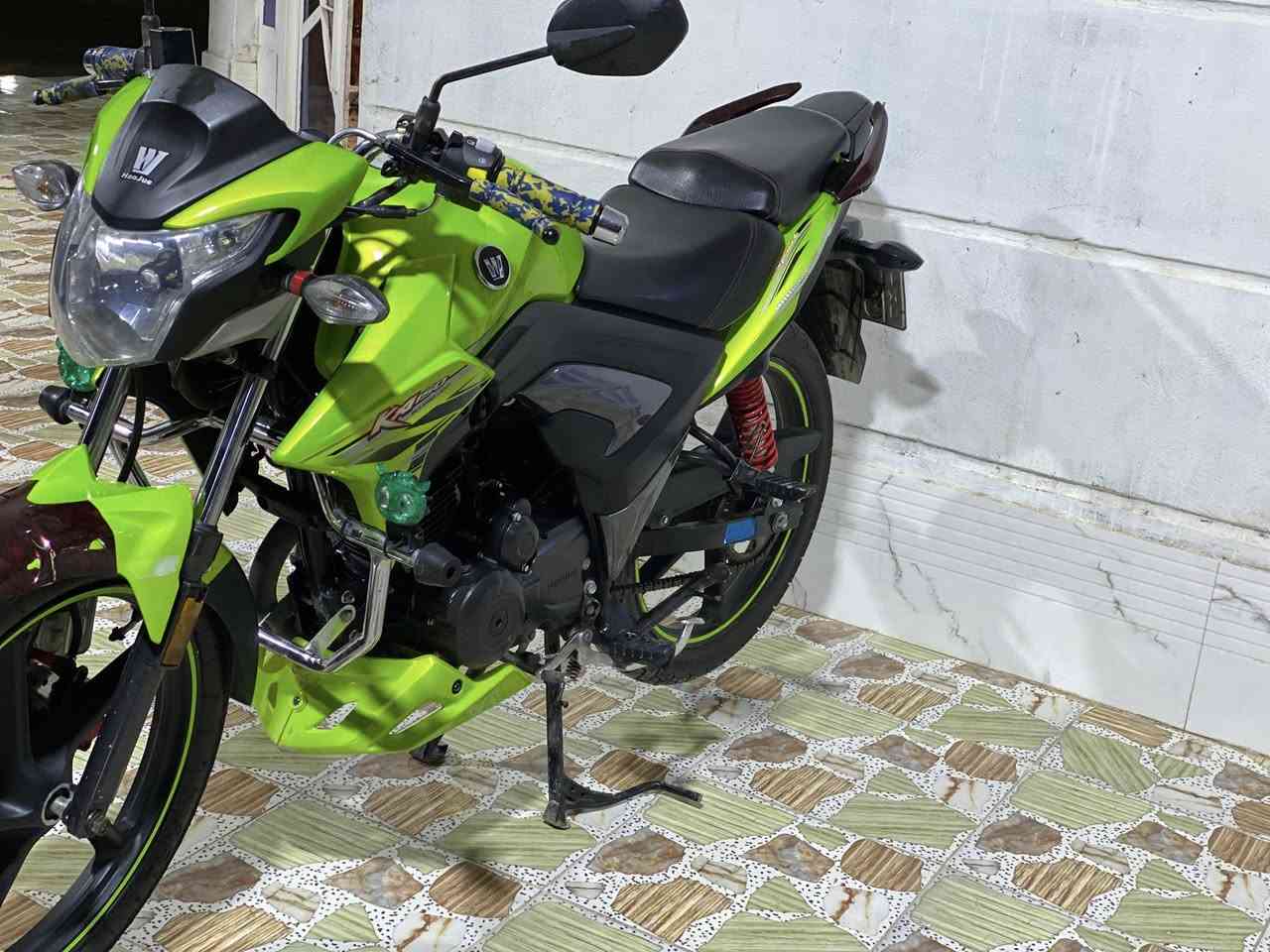 السلام عليكم 
هاوجي موديل 2023 
مسجل لوحات نكليزي 
سعره 17 ونص وبي مجال 
***********
