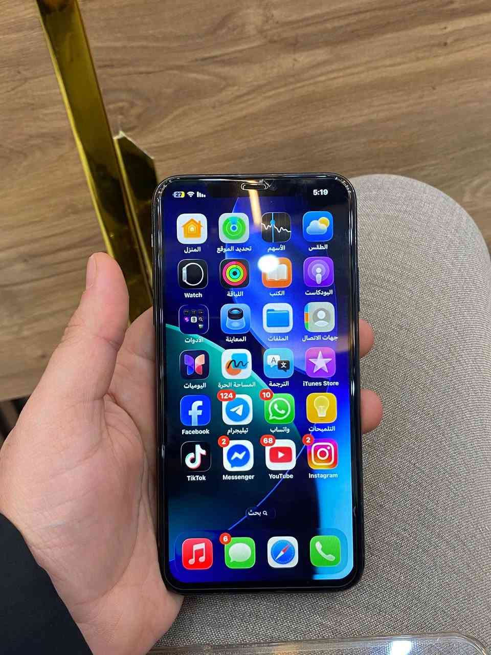 11 برو ماكس الضهر مكسور مثل مموضح بلصوره *********** اتصل او واتساب
