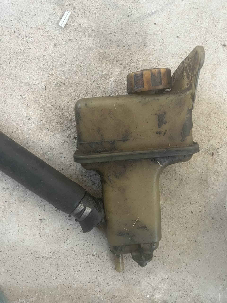 غراض مازدا 626 كلهم شرط الشغل عندي ظفيره وعقل هم قيم بما يرضي الله واخذ ***********
