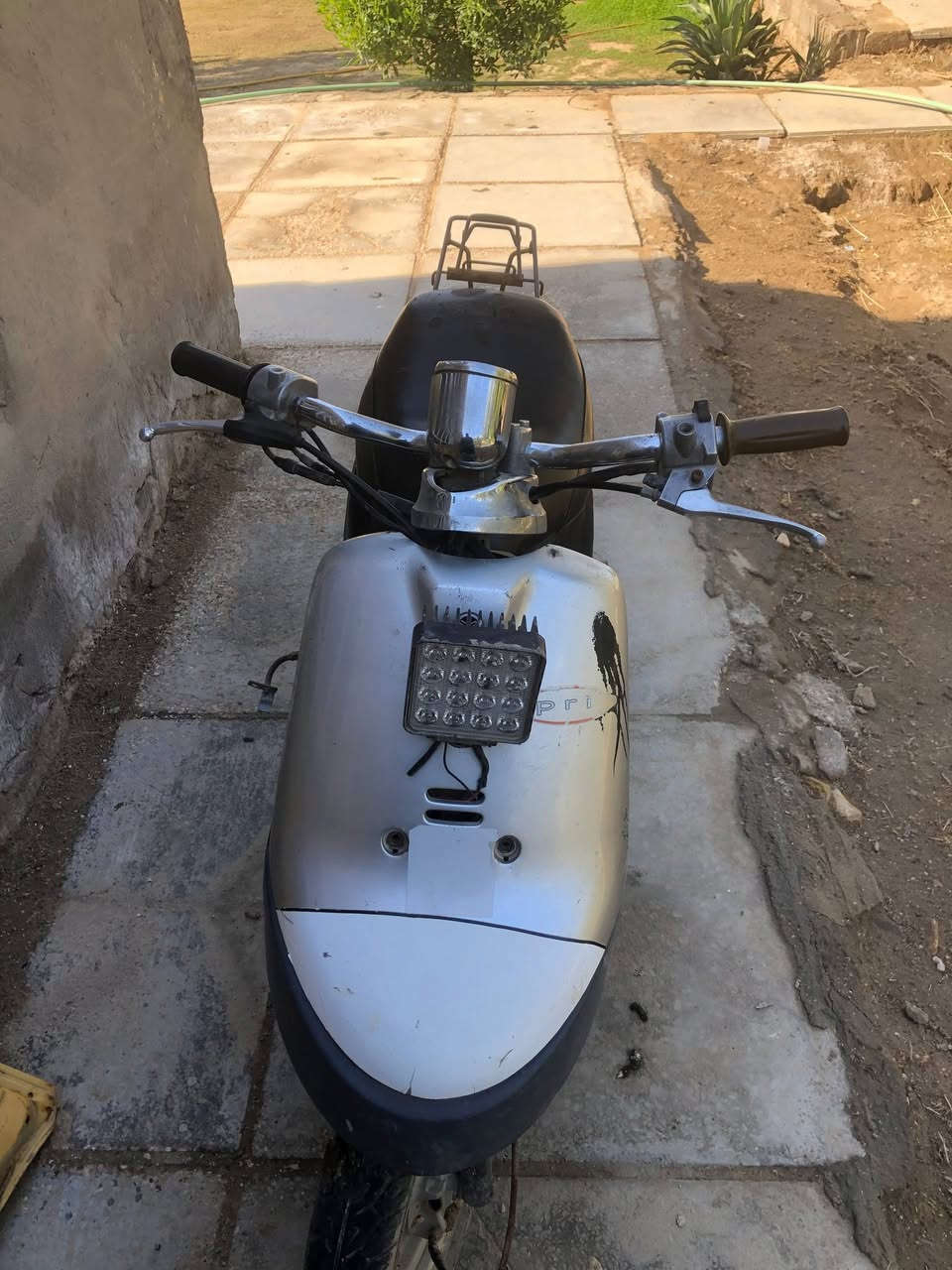 دراجه لبيع زعره سكانها محول مال عبد الحليم نضيفه مال جناي. مكينه نكره سلف نكره عوزها بس باتري. شغاله. سعرها 200بيها مجال تواصل اتصال مكان دغاره ***********
