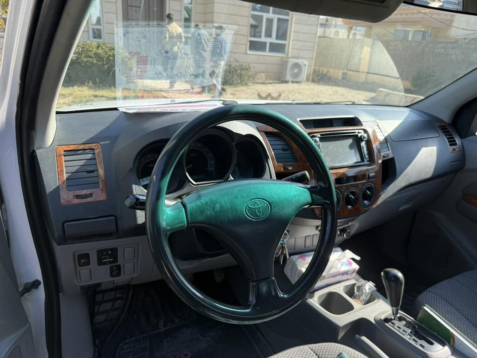 السلام عليكم تيوتا هايلوكس 2009اوتو ماتيك بدون صبغ سعر 165 هاتف *********** مكان السيارة تكريت
