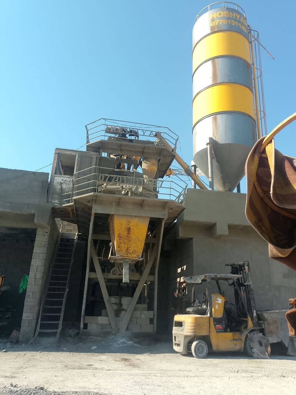 للبيع خباطه مع اكرين جاهزه وشغال الان ***********
