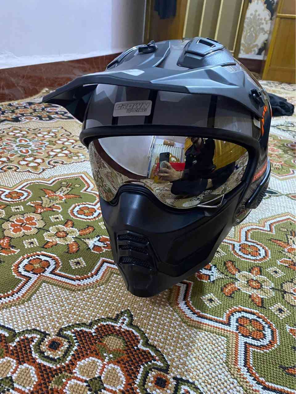 ✔️ نظيفة جداً
✔️ بدون كسر أو ضرر
✔️ تحتوي على نظارة شمس داخلية
✔️ تهوية ممتازة
✔️ مناسبة للسفر والاستخدام اليومي

السعر: 50,000 قابل للتفاوض
الموقع: (العراق ميسان المجر الكبير)
التواصل: خاص / او /*********** المجر الكعبي, ميسان
