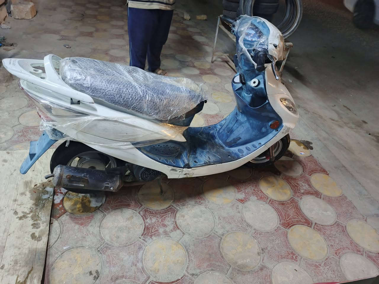 سلام عليكم شباب داجة كاكم لبيع دراجة نضيفة ما فتوح موديل 2011. دراجة خير من اللة ما متواجد على لفيس ***********
