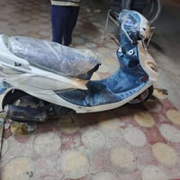 شباب داجة كاكم لبيع دراجة نضيفة ما فتوح موديل 2011. دراجة خير من اللة ...