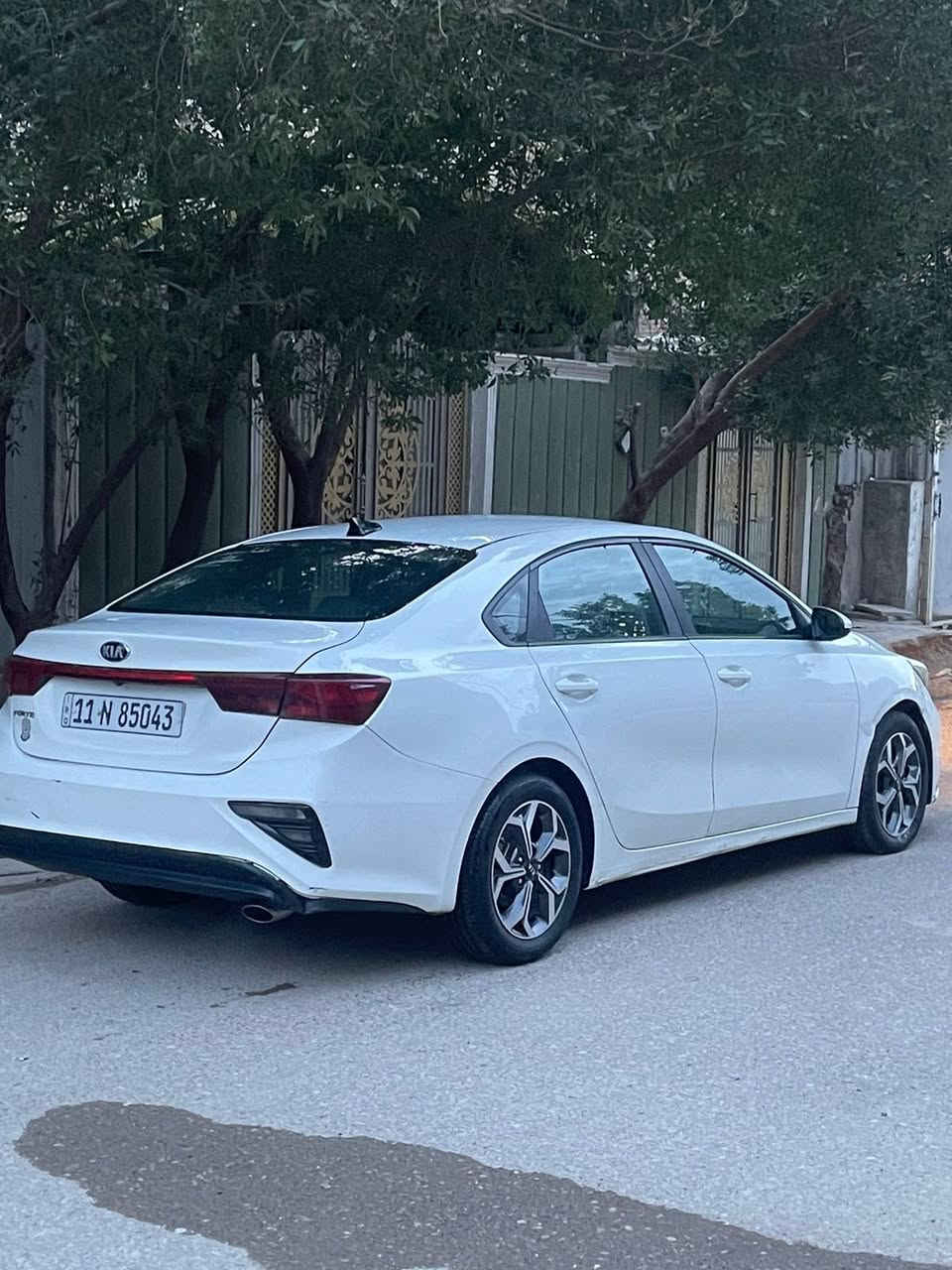 كيه فورتي 2019 بغداد انكليزي بسمي
السعر 130 وبيهه مجال 
ماشيه 90
كير ايتي
تبريد ثلج
تخم تاير جديد
صدر جديد 
حادثهه بنيد وصندوق بدون دواخل 
سونر موجود ب منشور
السكن البلديات 
للاستفسار *********** سيد موسى
