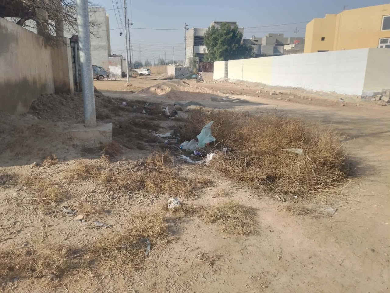 دار للبيع كاطون الرحمه منطقة 7000 قرب مدرسة الاكليل ركن المساحه 240علما الدار قديم يعتبر قطع(‏‪***********‬‏) يوجد وتساب مساحه 240
