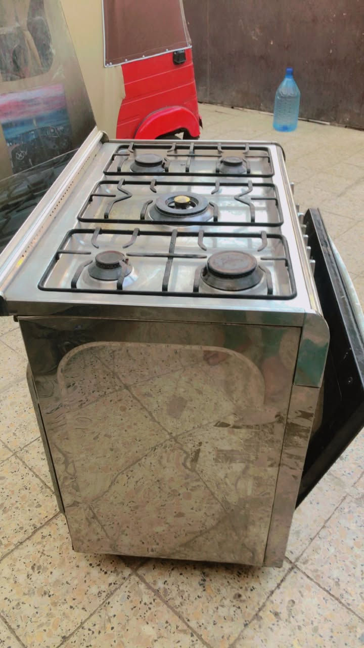 طباخ مصري اصلي شغال استعمال قليل مكاني حي البنوك سعرة ٢٠٠ بي مجال تاخذة على الفحص  مستعجل على البيع  موجود وتساب ***********
