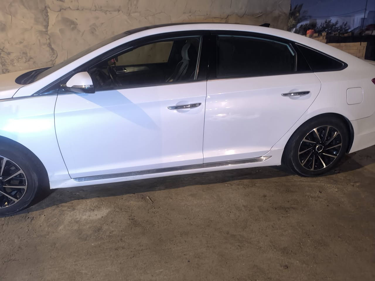 سونتا وارد امريكي فول مواصفات 2015 العداد 92 السعر 138 رقم الهاتف ***********
