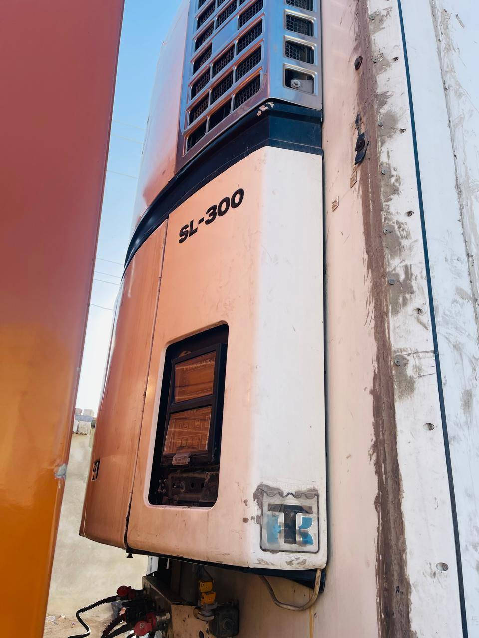 اكتروز مديل ٢٠٠٧ براد شمتز جهاز اس ال٣٠٠ شرط التبريد شيعجبك حمل ثلاجه ومطبخ وصندوك عبار  السياره جاهزه من كلشي اي نقص مابيها 
رقم صاحب السياره ***********
