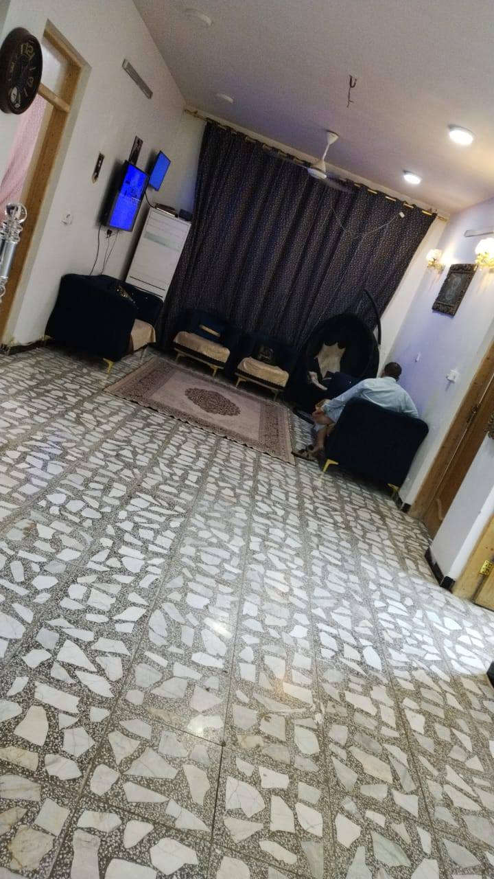 سلام عليكم بيت البيع مساحه 340بدون حديقه مع الحديقه اصيرالمساحه 500مترالسند25طابوزراعي المنطقة المصابيح مقابيل المدرسه المصابيح الاهلي عرض الشارع 9متر والفرع 9متر اذامراوس بيت بدولعي عادي ***********
