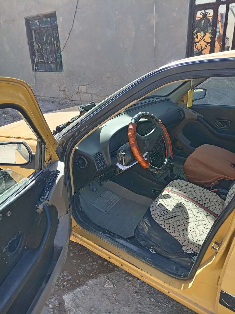 سلام عليكم بيجو موديل 2012 محرك كير شرط سياره مكفوله جاهزه رقم نجف مكان السماوه  سوير سعر 21بيه مجال شراي هذا رقمي *********** بل خدمه مراس عادي
