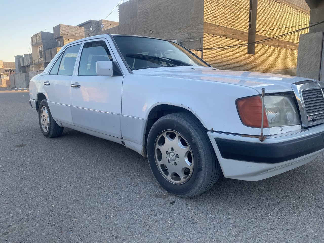 مارسيدس بنز E300موديل 1992
مكينة بvvt3000 مكفولات 
***********
