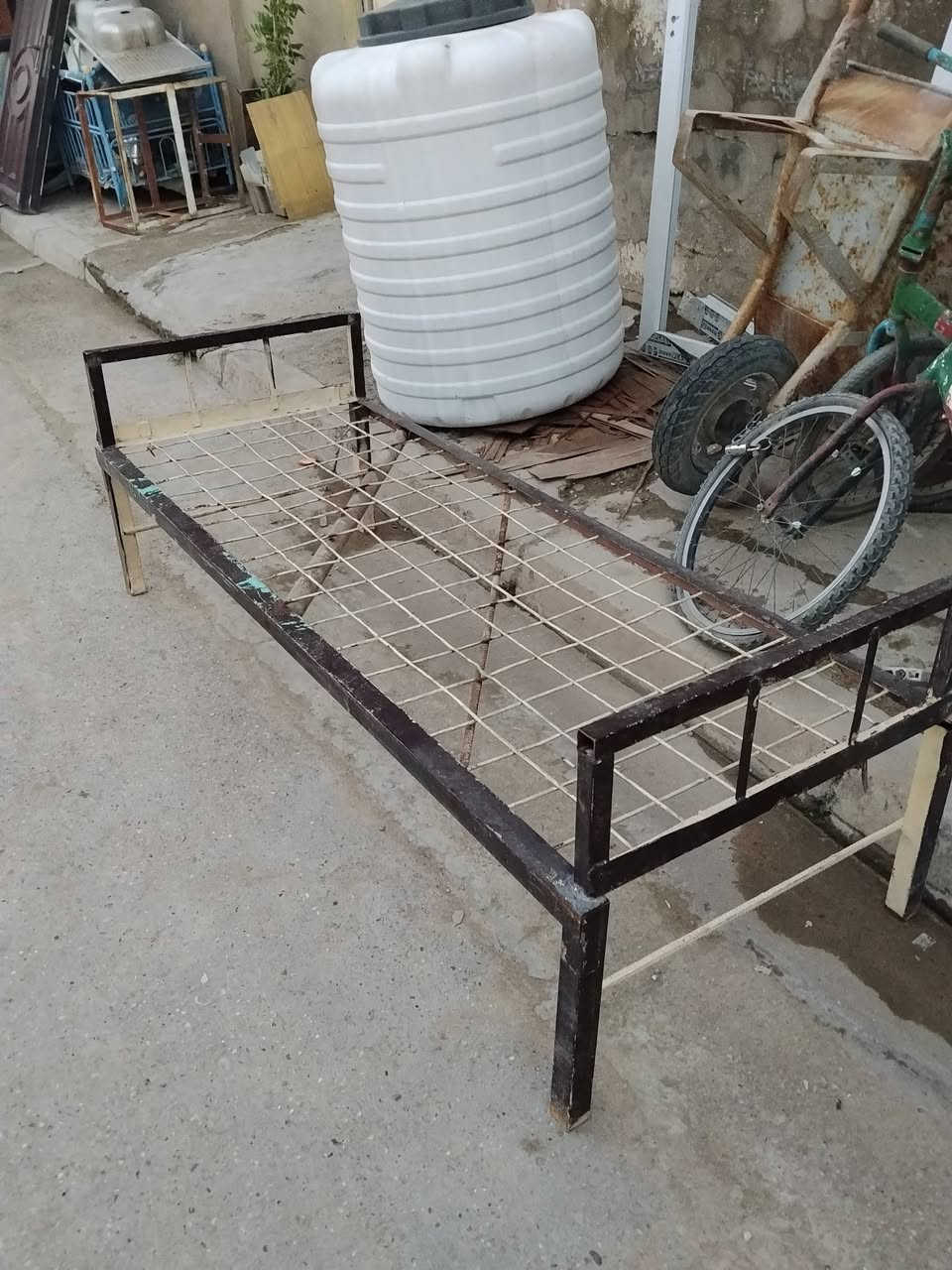 جرباية حديد درجة اولى شغل عراقي 35الف بعقوبة المفرق جامع الزيتوني
***********هذا رقمي
