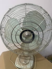 مروحة • قديمة • عاطلة
