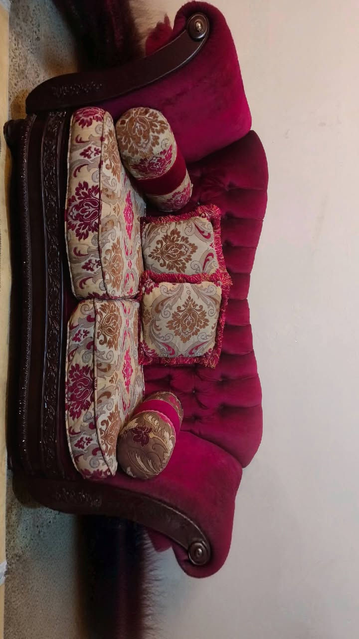 تخم للبيع 5 مقاعد مابي اضرار نظيف  الموقع / بغداد
السعر /250 وبي مجال سهله  
 للاستفسار الاتصال على الرقم ***********
