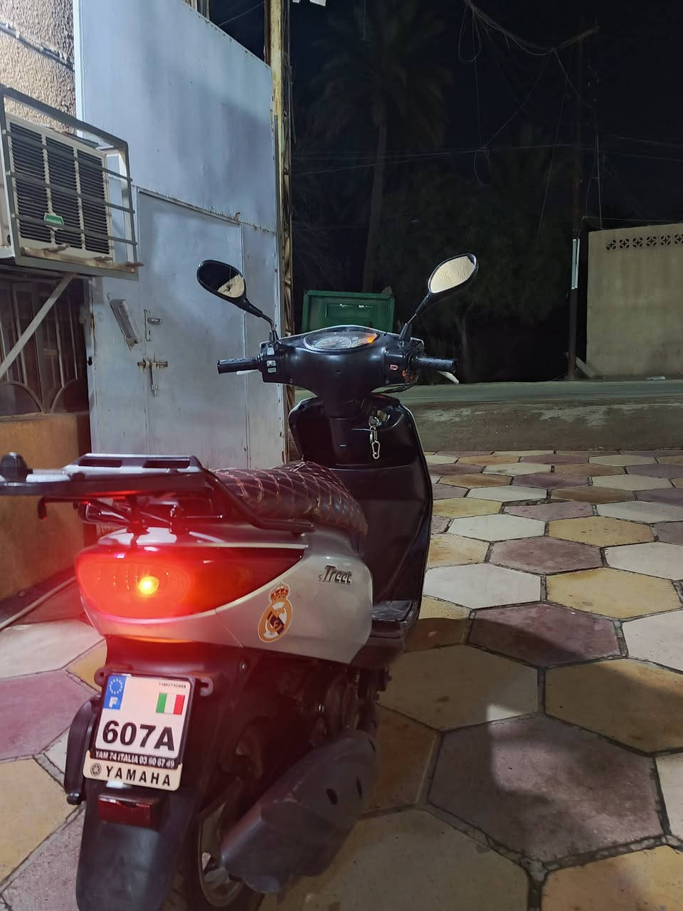 سلام عليكم دراجه اكزز نوزل للبيع الدراجه كلش حلوه ونضيفه كلشي شغال الدراجه بيه نقوصات الاستفسار علئ الرقم*********** موجود سيمكارت واتساب السعر خاص
