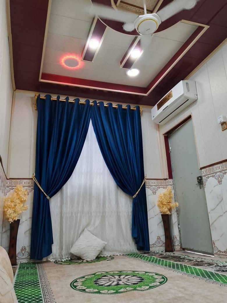 للبيع
بيت ٨٤م طابق ونص امامي

ركن وجه واحد

واقع حال ١١٤م

سعر ٩٥ بيه مجال

يقع في حي الشهداء قرب شارع المحسن

يحتوي على صاله ومطبخ وصحيات واستقبال

الطابق الثاني غرفه فقط

موبايل للاستفسار ***********
