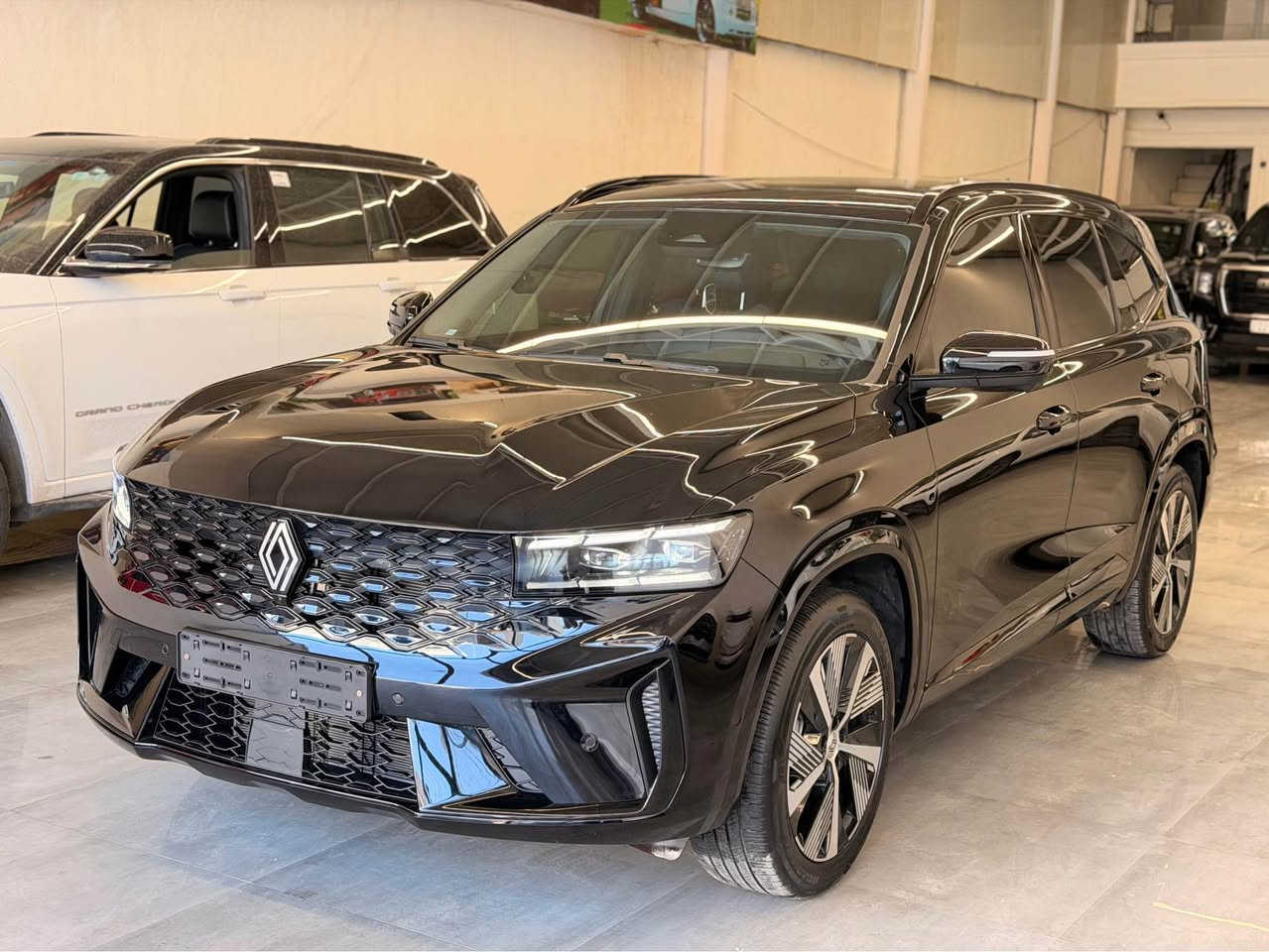 رينو كوليوس 2025 هايبرد كفاله عام ماشي9 الف كيلو فول موصفات بدون فتحه مكان أربيل شركه مصطفى كارس بيع مراوس سعر 198 ورقه للاستفسار ***********/*********** أربيل, العراق
