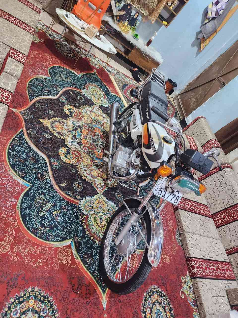 سلام عليكم دراجه اللبيع رقم وسنويه بسمي2030 تنتهي  مديل2020 نضيفه دراجه زبير ***********سعر 1500وبيه مجال
