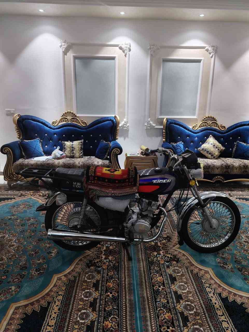 السلام عليكم لبيع تايكر موديل 2020اوراق كامله دراجه نضافه شوفت عينك وبعد انضف السعر 475وبيه مجال لشراي كهربايات كله شغاله عداد وشاير شلعه معدل خير من الله لاستفسار ***********
