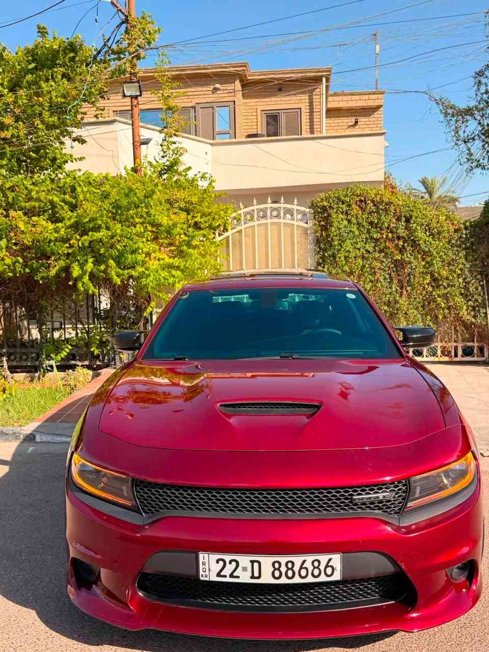 لليدور نظيف وجديد 
جارجر 2022
RT MAX بلاك توب 
محرك 5700 v8
كير ٨ سرعات
السيارة جديدة بعدهة وبعد احلى من الصور 
مماشية هواي ماشية ١٨٠٠٠ كيلو فقط 
و حادثهة سرقة بنيد ودشبول فقط يعني كلش بسيط. 
ايربااااك كلة سلييم وموجودة الصور بالمنشور 

فول مواصفات 
فتحة 
كشنات كنتارا حضن 
كشنات تدفئة وتبريد 
كشنات خلفية تدفىة 
كشنات خزن ميموري ٣ وضعيات 
سستم صوت هارمن كاردن 
رادار جانبي نقطة عمياء 
هيتر مري جانبية
 ويل ٢٠ روهانا اني شادة 
مغلفة ppf  وعازل حراري لزجاج السيارة 

وبعد مواصفات الجارجر العادية شاشة وكاميرا وكار بلي وتشغيل عن بعد وشفتات ستيرن 
 السعر ٣٢٤$
مكان السيارة بغداد السيدية 
للاستفسار خاص او واتساب 
***********
