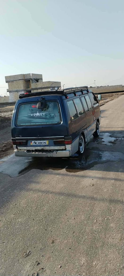 سياره كيه للبيع بسته موديل 94 تريد وكاله وتريد تحويل سنويه صاقطه 2019مكينه وكير مكفوله اكسن بي ونه قليل شاصي مكفول حداديه تخم تاير بوار كهربائيّه شغاله  38وبيه مجال مكلف بل النشر الرقم ***********
