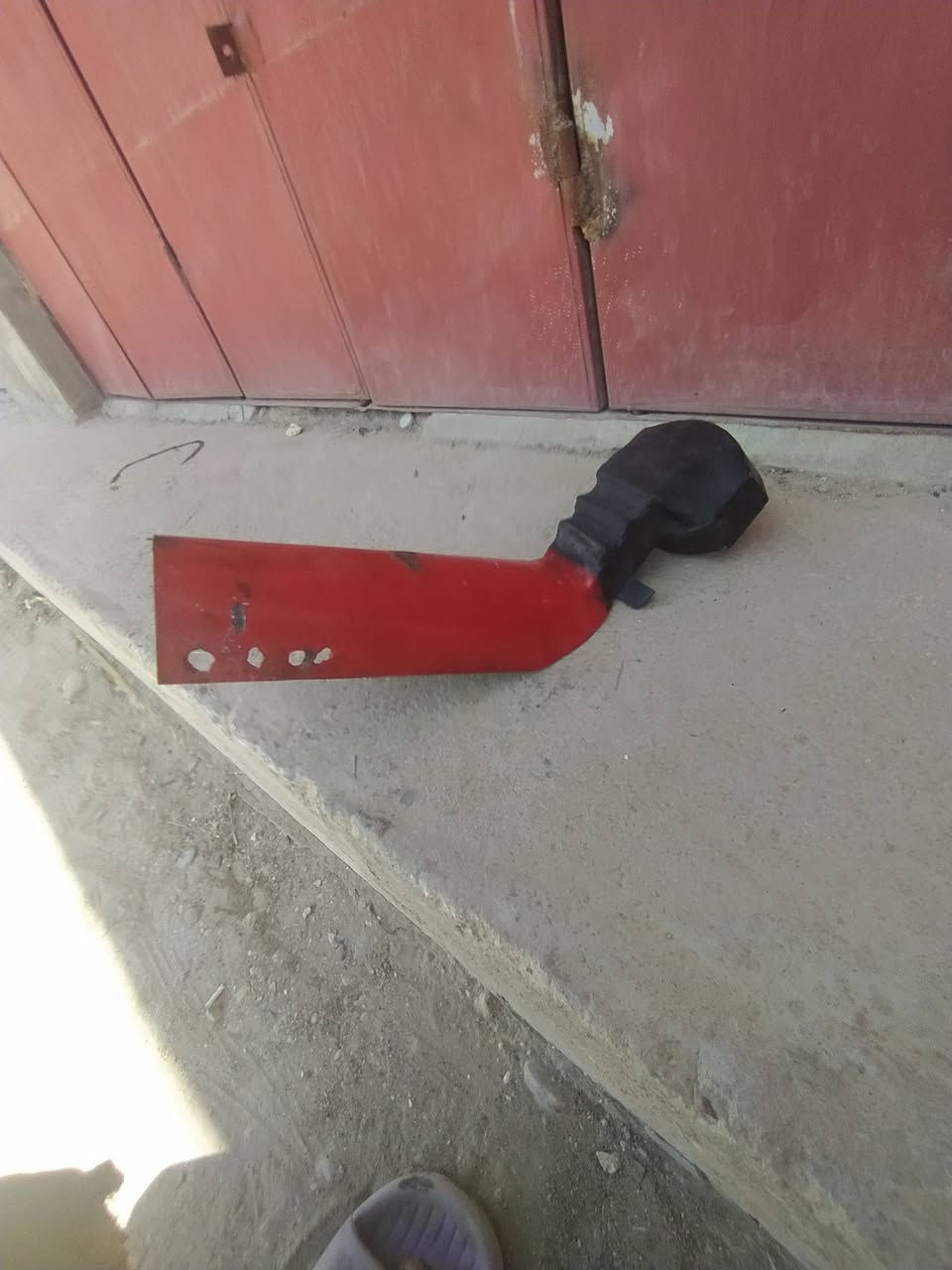 سلام عليكم للبيع ويل خلفي وصبغ حراري الويل  عدل موس+ راسطه طياري سعر الويل 35 وراسطه 40 +مجال اتصال فقط/***********
