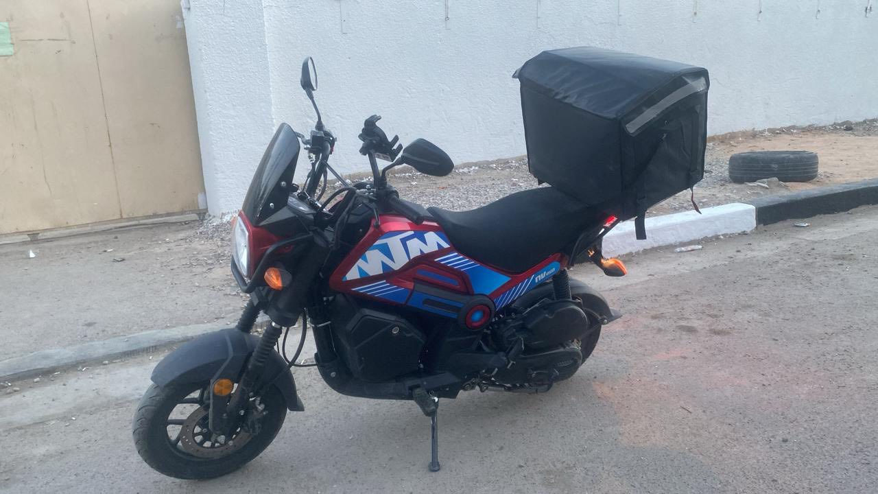 سلام عليكم 
دراجة للبيع كاملة جديدة مال رنبة 
صار سبوع من نزلته من الرنبة 
نضيفة كلش 
عنوان بغداد البنوك 
الاستفسار ***********،
