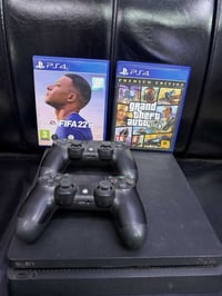 بلي4سلم المساحة500 كيكة ويا لعبتين و يدات 2 السعر 150 وبي مجال العناون...