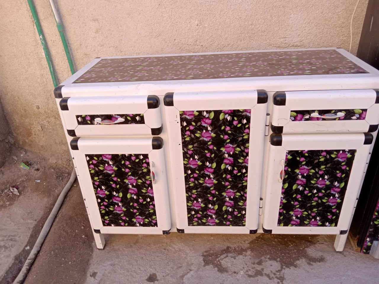 السلام عليكم من رخصه الادمن محل الاخوين لبيع وشراء الاغراض المنزلية المستخدمه عنوان  المحل المسيب شارع الاول والاسعار اسئل وجاوبك ***********
