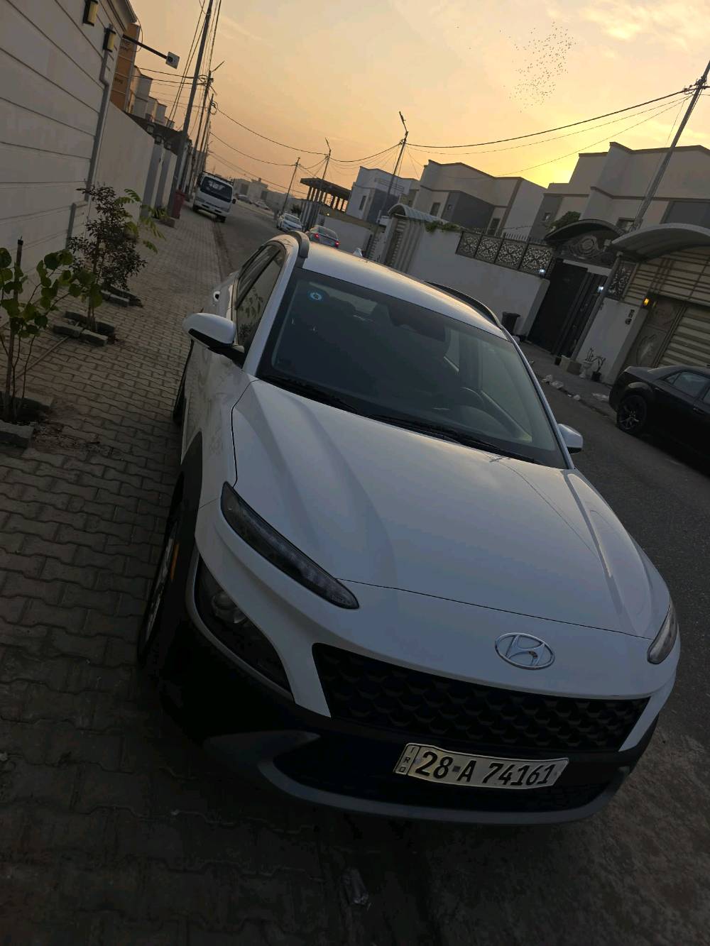 هونداي كونا موديل ٢٠٢٣
مكينة 2000 دوش
ماشية 50 الف كيلو قابل للزيادة
رقم نجف الانكليزي الجديد
سنوية ما ساقطة للـ 2030 
 السيارة بأسمي والتحويل ثاني يوم 
ثلاث انظمة قيادة ECO و sport و normal 
حساس مانع اصطدم
مثبت سرعة
نظام تحديد مسار
نظام تنبيه الاصطدام الخلفي
تدفئة كشنات 
نظام التوقف والتشغيل التلقائي

● حادثها بامريكا جنطة ومبدلة + هنا بالعراق
ضربة خفيفة بالباب الي بظهر السايق .

مكان السيارة نجف