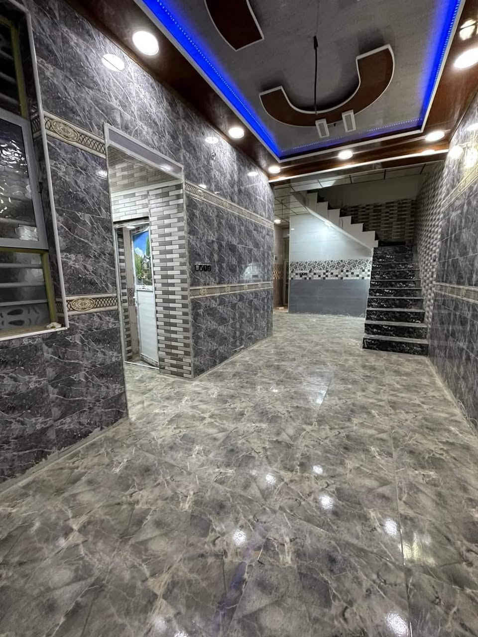 بيت للايجار حي النداء منطقه 46 بيت نظيف 100 متر صاله واستقبال وغرفه الايجار 300 رقم الهاتف ***********
