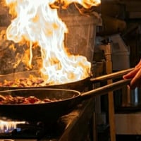 شيف عام محترف أبحث عن فرصة عمل مناسبة ضمن مطعم أو فندق أو مشروع غذائي....