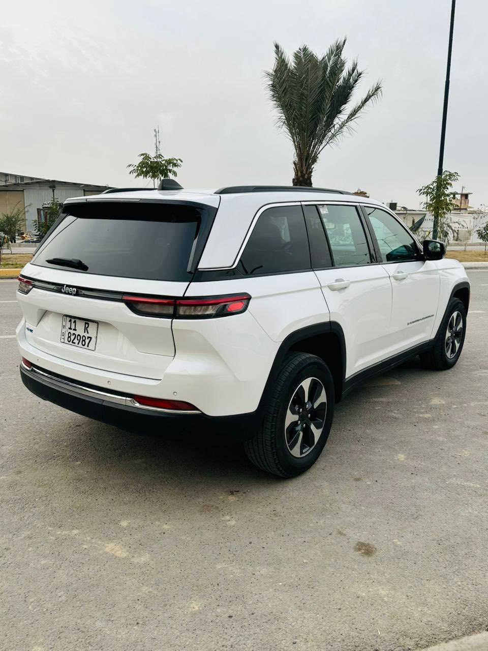 السلام عليكم 
جيب 2024 هايبرد +بلكن ان
فول مواصفات 
بنوراما
 كشنات جلد
كشنات كهرباء 
خزن ميموري 
تبريد تدفئة كشنات 
كشنات خلفية فقط تدفئة
رادارات 
نقط عمياء 
سستم البيان 
ماشية 34 
جديد وتراي  زيرو 
صبغ 3 قطع الامامية
285ورقة
***********
بغداد حي الجهاد
