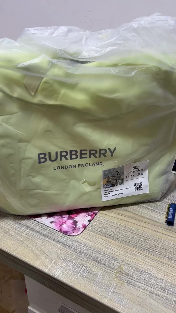 جنطة نسائية ماركة بربري صناعه إنكلترا وجنطة ثانيه ماركة كوجي الايطاليه كلهن اصليات مع اوراق الضمان القطعه ب50 بيع مستعجل


**إذا كنت صاحب هذا الإعلان وتريد حذفه لأي سبب، رجاءا أرسل رسالة إلى الدعم الفني**