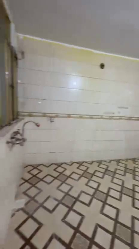 دار للايجار في منطقة زيونة المساحة 150 متر كلاسك يحتوي على 4 غرف نوم استقبال مطبخ كراج سيارة للاستفسار اكثر
*********** اتصال
