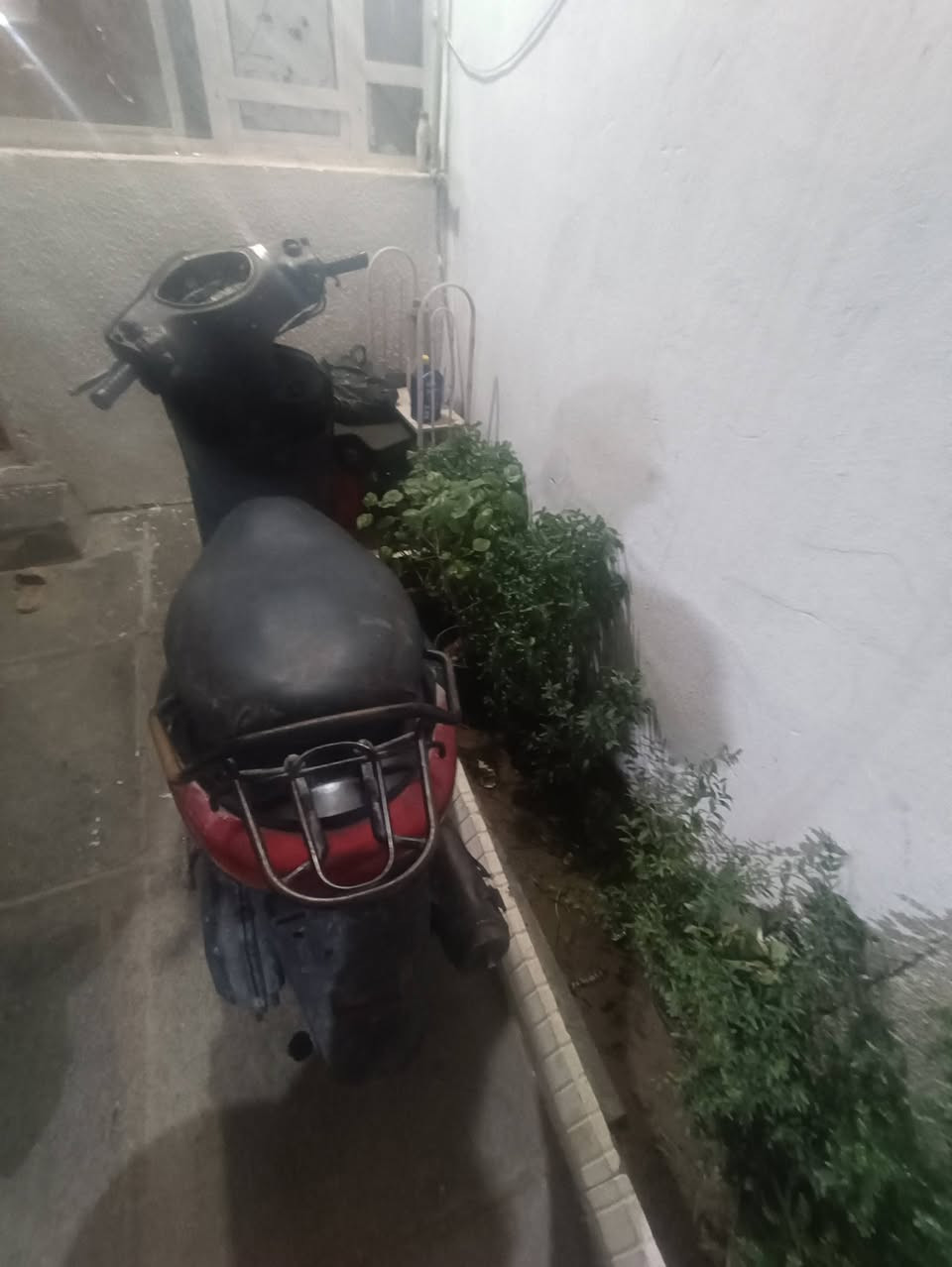 السلام عليكم دراجه اكزز للبيع كوم حديد شغاله ومحرك اخرس بيها نواقص بسيطات يرادلها ترتيب ٤٠٠ مكاني كاظمية ***********
