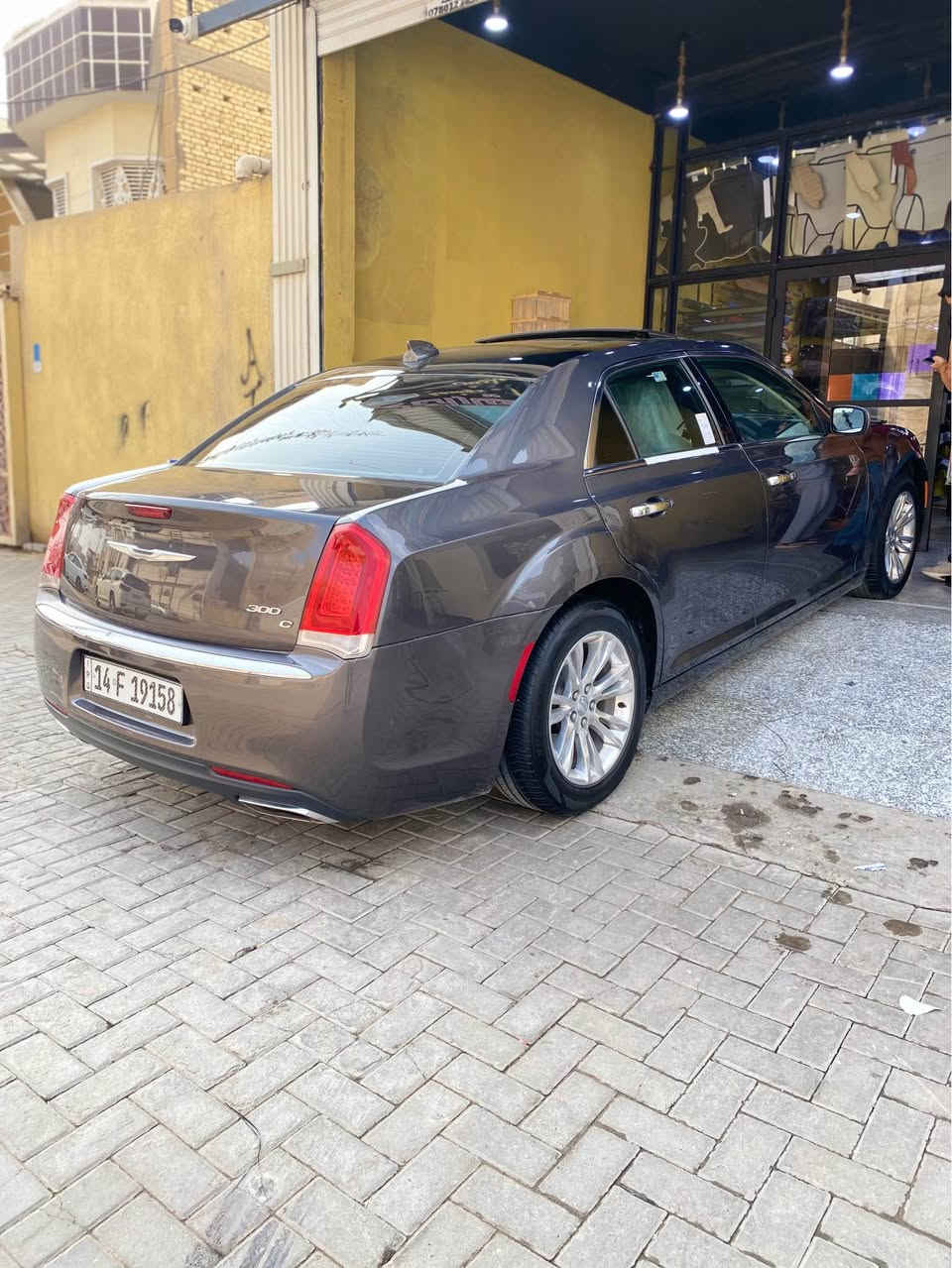 سلام عليكم 
 اوباما  (C)     22 اصل 16 
بسمي تحويل رقم بصرة / شوكت ما يعجبك 
ماشيه 159m 
حادث بنيد فقط تبديل وقطعه بارد بالباب 
حادث مرفق ويه منشور 
تخم تاير جديد شادهن / باتري جديد 
ويل بلاد مالته من امريكا 
لايت زنون منظومه شاده 
كواتم البلاد مالته ما ملعوب بيهن 
دوشمه ارضيه دوشمه كشنات 
بلكت نوزلات فيت بم كله جديد شادهن  ماكو اي علامه بالعينه 
سعر 167 بيه مجال قليل
*********** 
بصرة / بريهه البصرة, العراق
