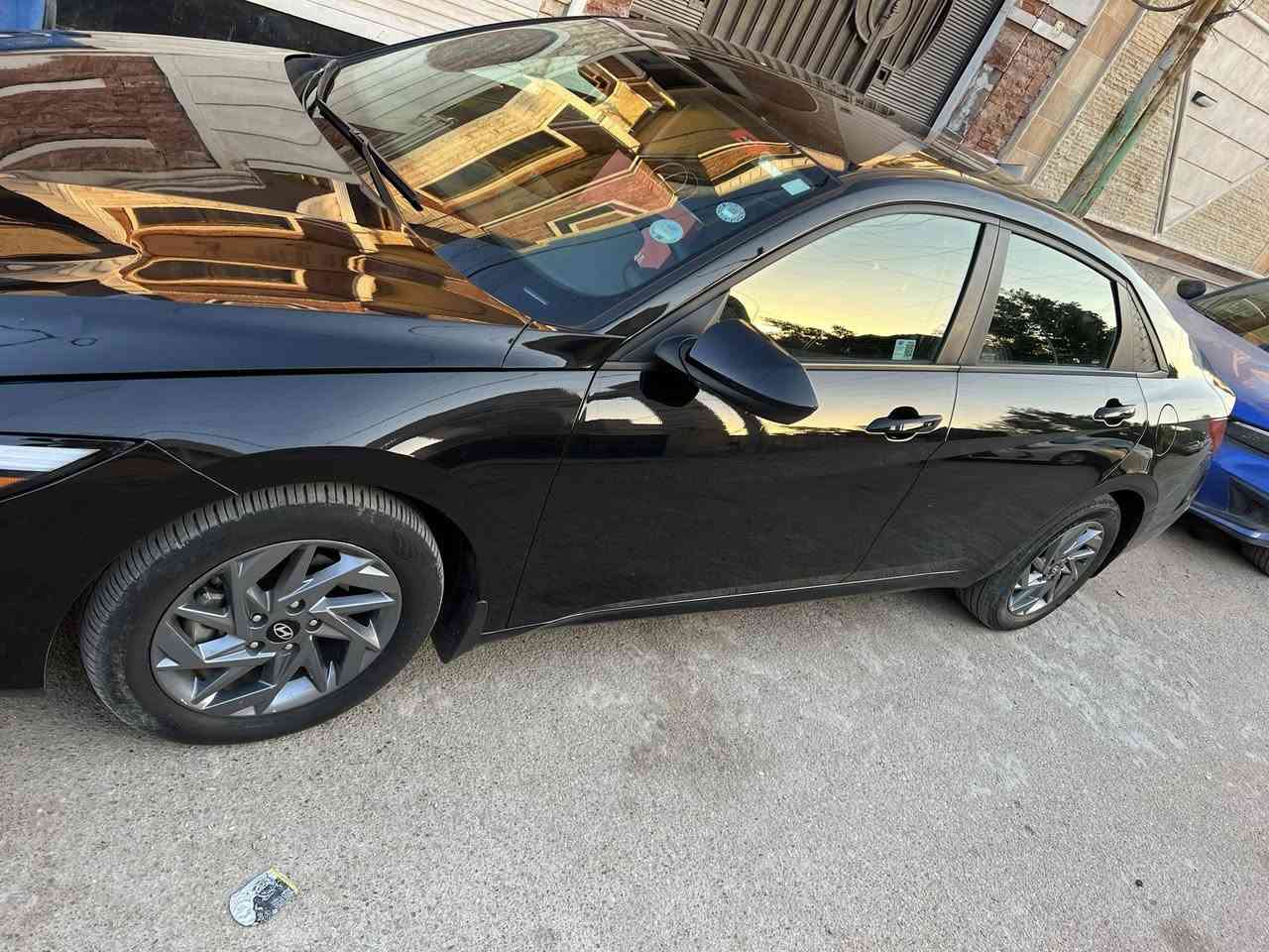 ⸻السلام عليكم

🚗 للبيع – Hyundai Elantra موديل 2024

🔹 محرك 2000 سي سي
🔹 الممشى: 24 ألف مايل فقط (بعدها زيرو)
🔹 السيارة شبه كلين

الحادث: دعامية فقط، مبدلة نفس اللون
بدون أي دواخل
مكفولة من أي بارد ومن أي صبغ

⸻

✨ المواصفات:
 • شاشة ديجتال
 • إنارة داخلية LED متغيرة الألوان
 • بصمة + تشغيل عن بعد
 • تحديد مسار
 • تنبيه بالمرايا (النقطة العمياء)
 • إشارات ترحيب
 • رادارات أمامي + خلفي + جانبي
 • لايتات أمامية LED (3 عدسات)
 • تحكم كامل بالستيرن
 • تنبيه الخروج من المسار
 • Drive Mode
 • وباقي المواصفات المعروفة

⸻

💰 السعر: 16,500$ قابل للتفاوض بالمعقول 
📍 السيارة نظيفة جداً ولا تحتاج أي مصروف
  📍موقع السيارة _ بغداد 
📞 للاستفسار اتصال أو خاص
***********
