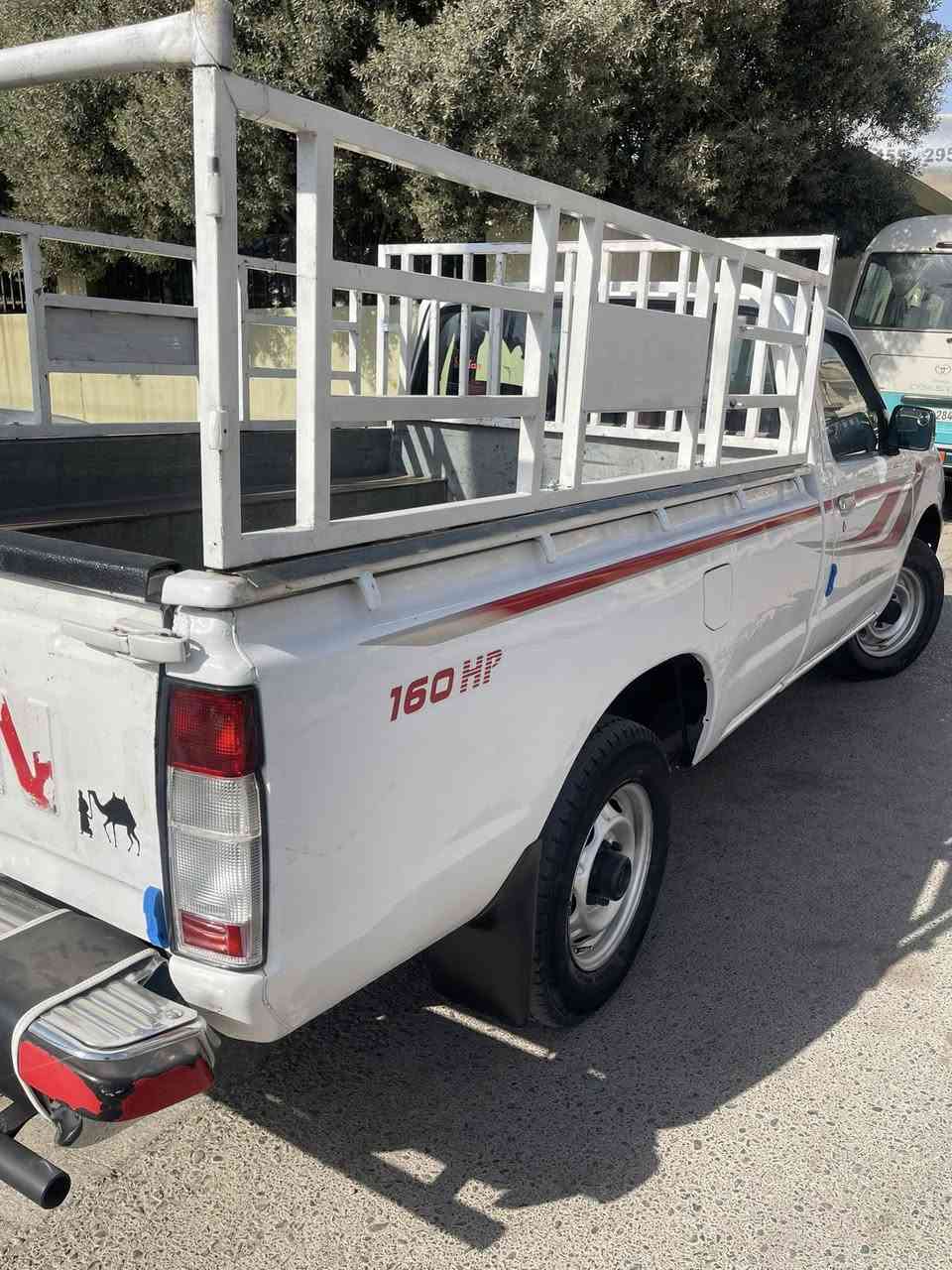 نيسان ٢٠٠٧
سه نه وي تا ٢٠٣١ ه 
ته بريد و گير و مه كينه و به ناوكردن به شه رت
بس ده نگي زنجيري تيدايه
جاهيزه و هي ناو كاسبيه
دوو بستي له به يني ده رگا و بودي سبوغ ه
هيجيتري نيه هه مووي به شه رت 
سعري ١١٧ و مجال
واتساب ***********
