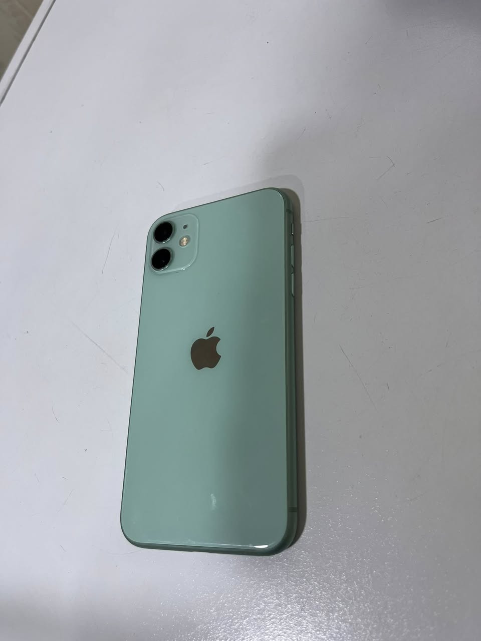 السلام عليكم 
ايفون 11 عادي ذاكره 128 بطاريه 84 شرط لامصعده ولا مبدله ولاشي جهاز حيل حيل نظيف شخط ما بينو معانو كارتون وكيبل شحن السعر 300 وبي مجال بسيط 
*********** واتس اب فقط متواجد
