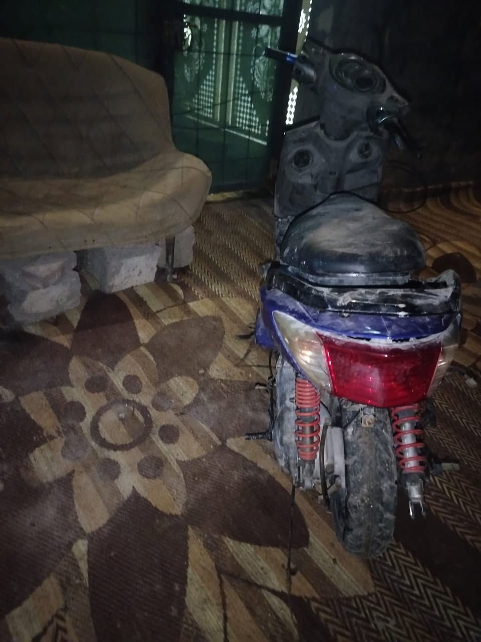 السلام عليكم سكنس فحل دراجه بجمه موجود وبيه بوشه ٥٨ ونص ومعدل مكينه شي بسيط وبيه صالنصه رياضي ولكفراته نظيفه مرتبه ودراجه مكينه ناعمه بس طفت عندي وشوي مامتفرغله وبيه اتوقع كويل وبلك ولمكينه مقبطه عل ايدينه مابيه اي نقص كهربائيات شغاله بس دشبول عوزه تصليح الدراجه ابيع كوم حديد هل موجود ب٣٥٠ وبيه مجال واني خادم *********** بي وتساب او تفضل خاص
