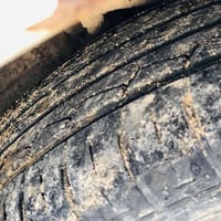 ئەم داویی بریسمان هەیە بۆ فرۆشتن ئارمە مۆدیل 1993هەیکەلی جوانی هەیە سع...