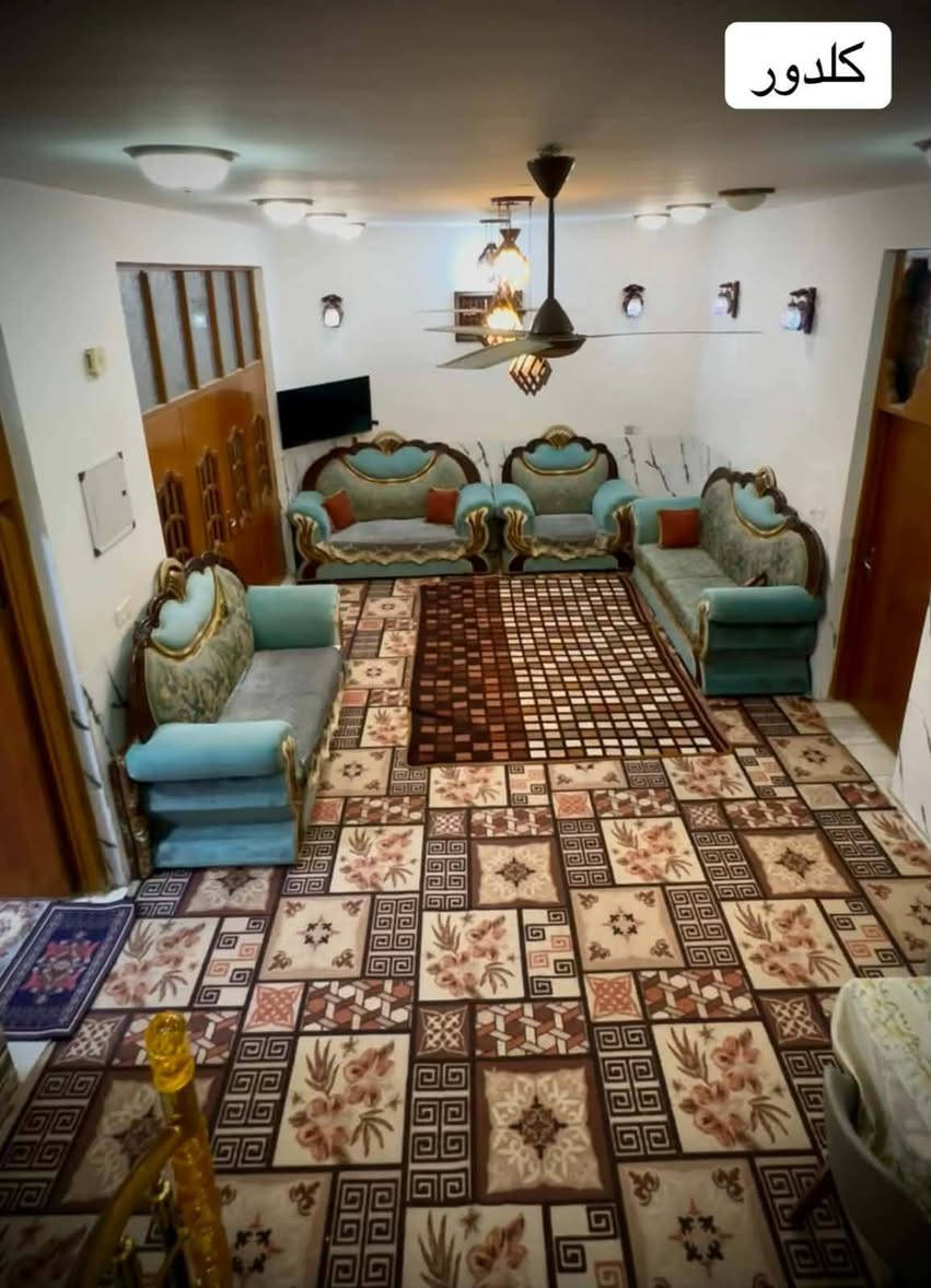 بيت ركن طابو زراعي سند 25 مساحته 150 مع فضله 
يتكون من كراج وحديقه خارجيه واسعه 
وطابقين متكاملات 
الطابق الاول صاله ومطبخ حار وبارد وكلدور ومجمع صحيات وغرفه 
الطابق الثاني 3 غرف نوم وكلدور ومجمع صحيات ومطبخ العنوان... الحله منطقه الشعبانيه مقابيل سكه القطار قرب جسر سيف سعد  للاستفسار الاتصال على 
 ***********
