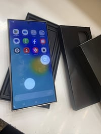 S24 الترا للبيع مستخدم قليل كلش قبل فتره مفتوح من الكارتونه غراضه كامل...